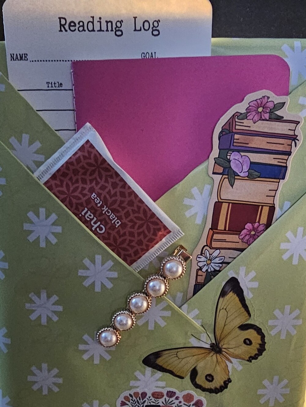 Blind Date With A Book - Historical Romance With Book Lover Gift Box